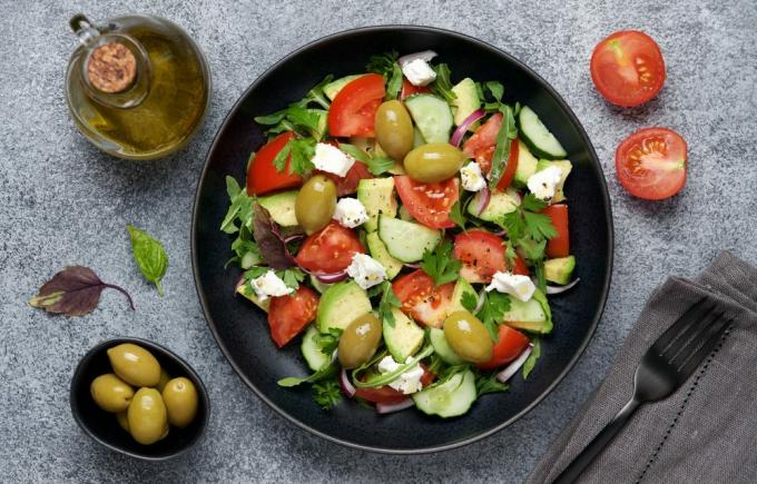 Griekse salade met avocado