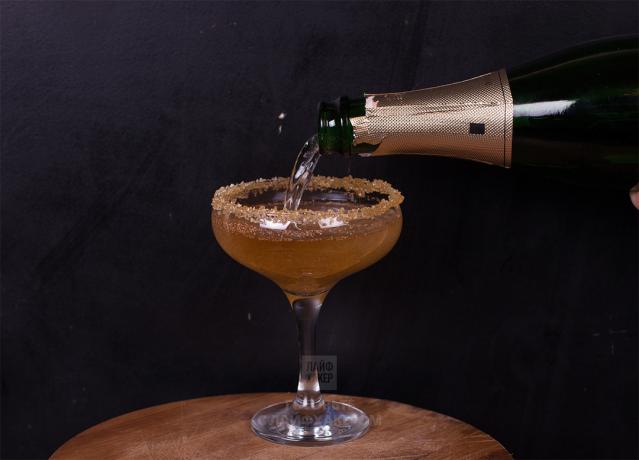 Apple cocktail met champagne: mix sap en champagne