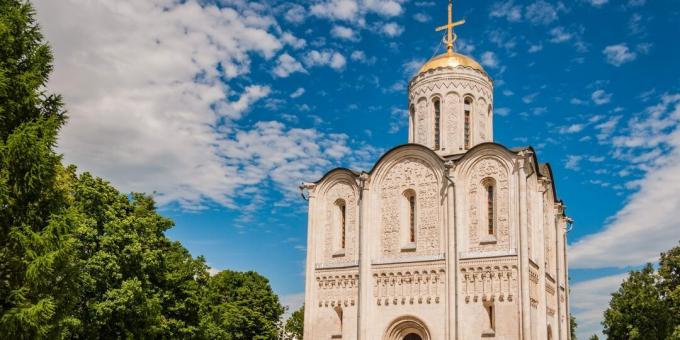 Welke bezienswaardigheden van Vladimir te zien: Dmitrievsky-kathedraal
