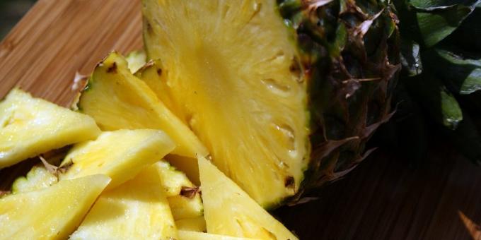 Nuttige vruchten en bessen ananas