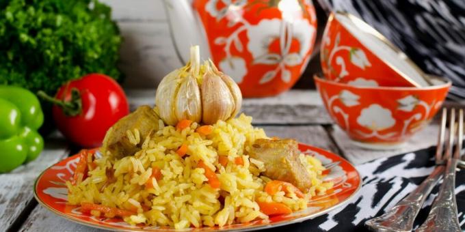 Geurige pilaf in een slowcooker