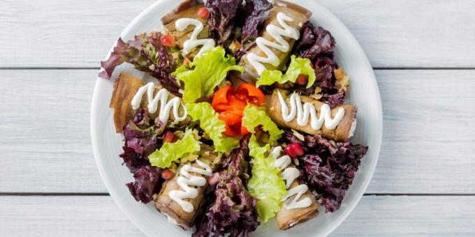 Auberginebroodjes met eieren en kaas