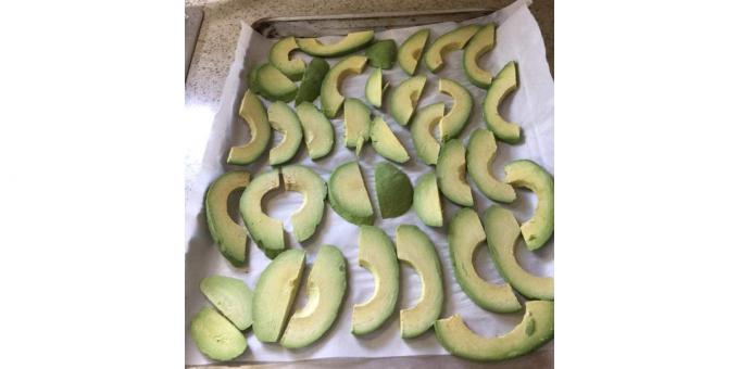 Lifehacking: hoe de avocado groen en fris voor een lange tijd bij te houden