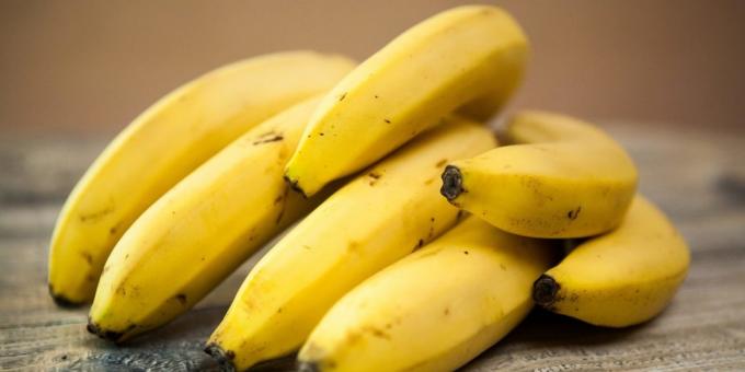 nuttige vruchten en bessen: bananen