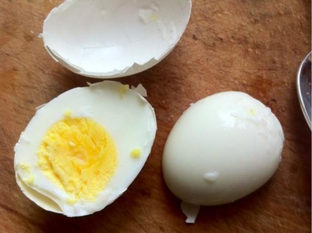 Keuken trucs: hoe snel schoon gekookte eieren