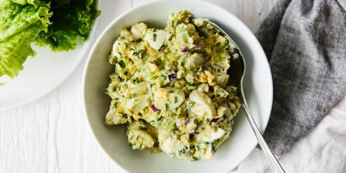 Recepten: Salade met avocado en eieren