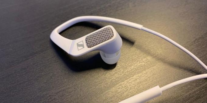 Sennheiser Ambeo Smart Headset: grille, waarachter verborgen zijn stereo microfoons