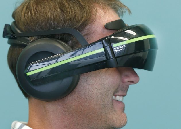 VR-gadgets: Vuzix iWear Video Headphones