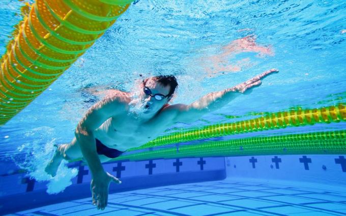 Zwemmen Voordelen: gezonde longen en het hart