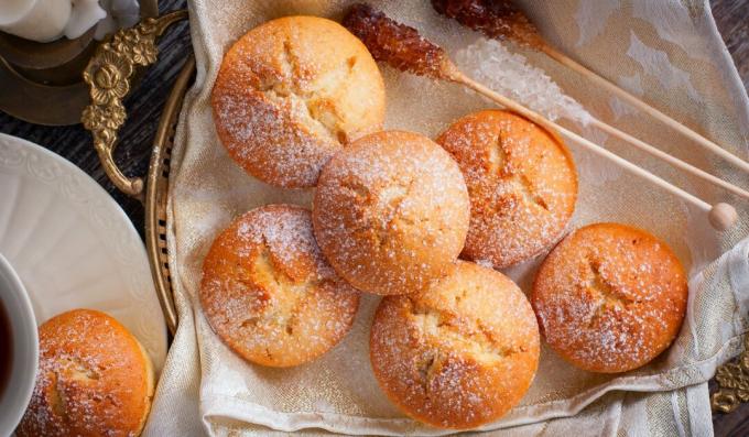 Eenvoudige muffins met zure room