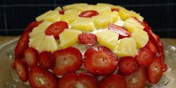 Cake cookie met ananas en aardbei