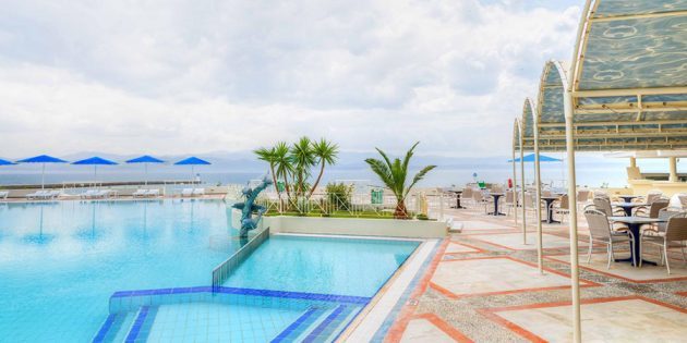 Hotels voor gezinnen met kinderen: Bomo Palmariva Beach 4 *, Evia, Griekenland