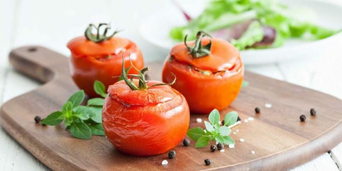 Tomaten gevuld met vlees en bulgur