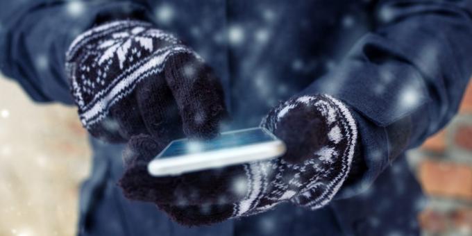 De capaciteit van de batterij van de smartphone: Vermijd hypothermie