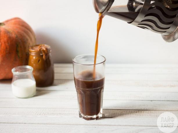 Pompoen Latte: brew koffie