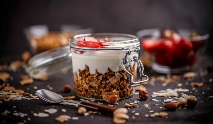 Granola zonder bakken. Gezond ontbijt in 5 minuten