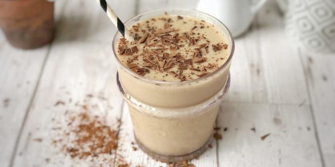 Chocolade smoothie met yoghurt, vijgen en pindakaas