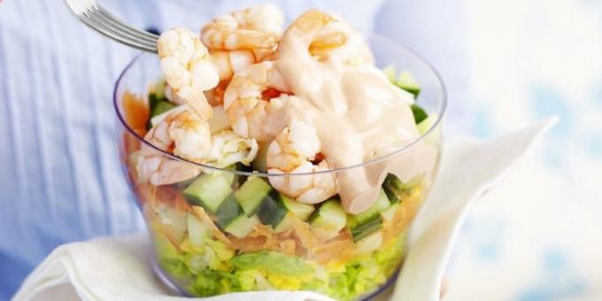 Wat voor te bereiden op het nieuwe jaar: 7 interessante salades met chips