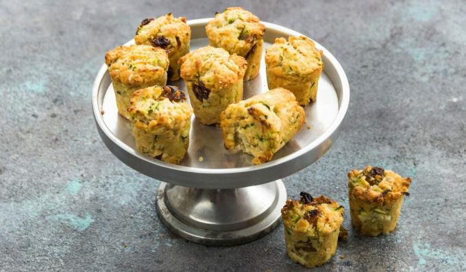 Courgette muffins met spek en uien