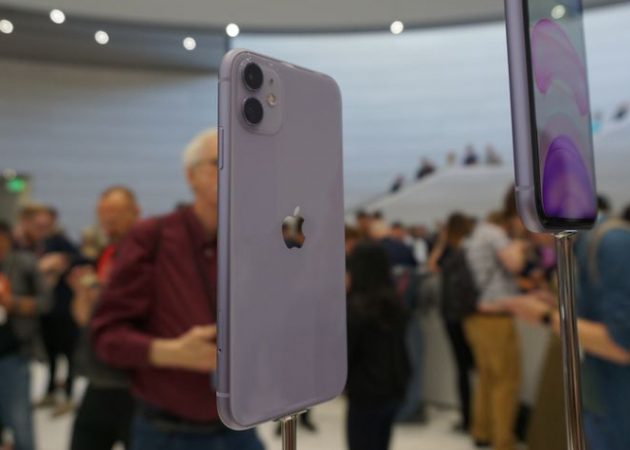 11 iPhone in de lila kleuring