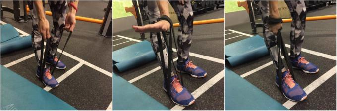 Oefeningen met elastiekje: Het uitrekken trapezius spieren