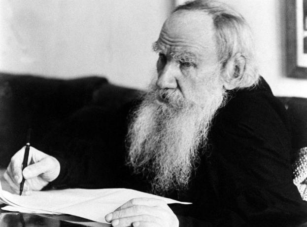 Leo Tolstoy, Russisch schrijver en denker