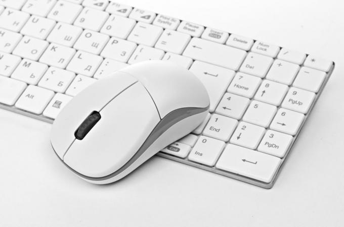 Gebruik USB OTG: sluit het toetsenbord en de muis