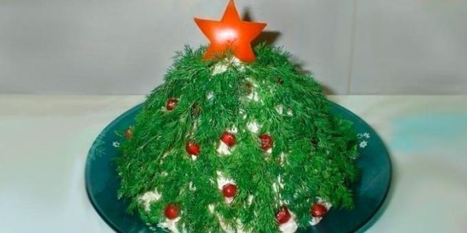 Kerst recepten van gerechten: een salade met gedroogde pruimen "Christmas tree"