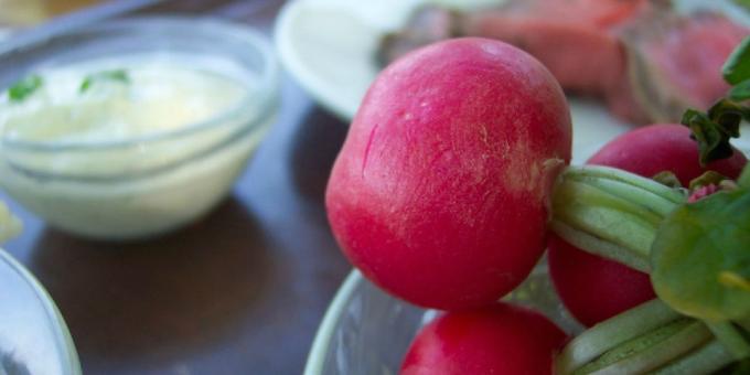 Wat kan de mayonaise vervangen, als u op een dieet: yoghurt saus met citroensap 